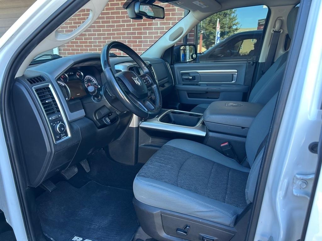 RAM 1500 Classic Warlock 4x4 Crew Cab 5'7" Box 2019