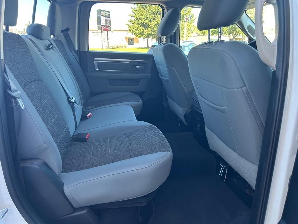 RAM 1500 Classic Warlock 4x4 Crew Cab 5'7" Box 2019