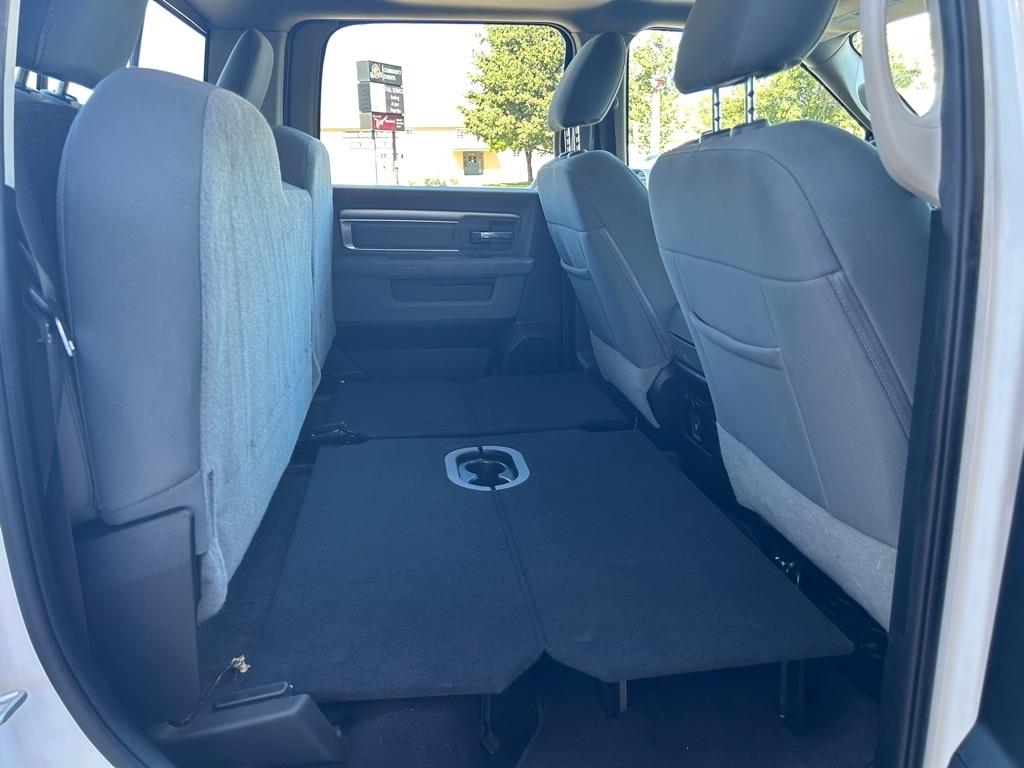 RAM 1500 Classic Warlock 4x4 Crew Cab 5'7" Box 2019