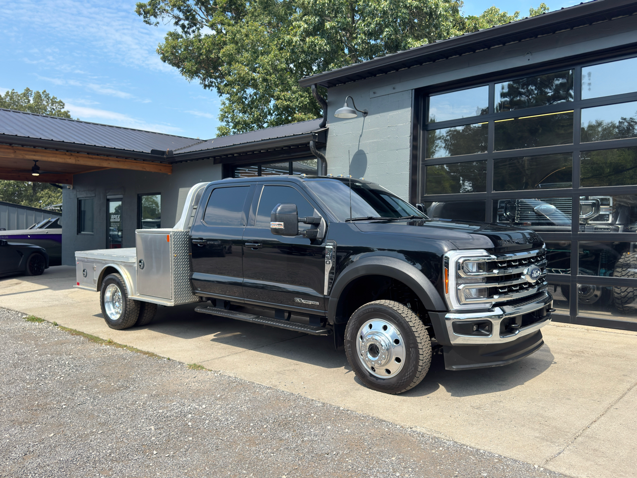 2025 Ford Super Duty F-450 DRW Lariat 4WD Crew Cab 8' Box