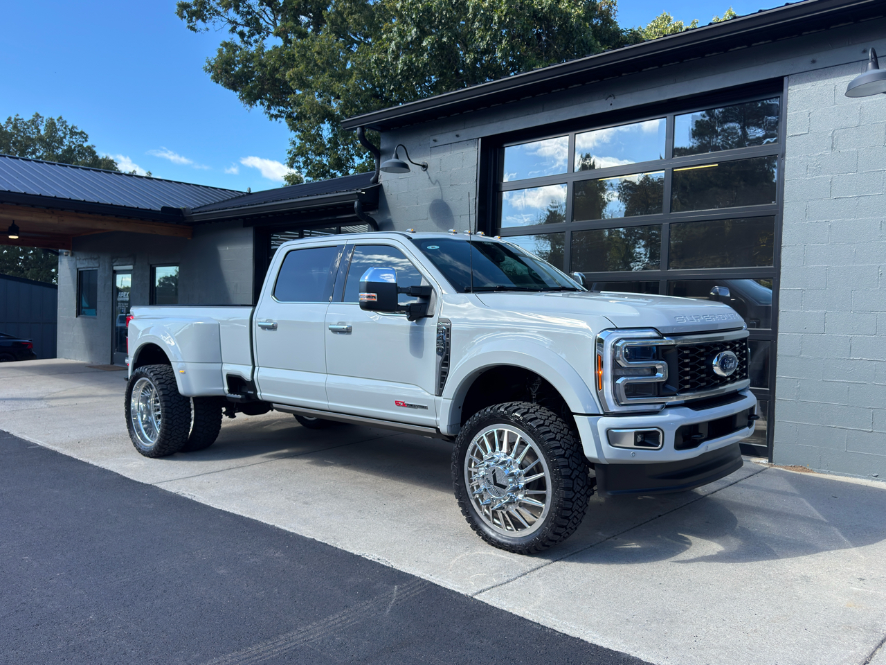 2025 Ford F-450 SD Platinum Crew Cab DRW 4WD