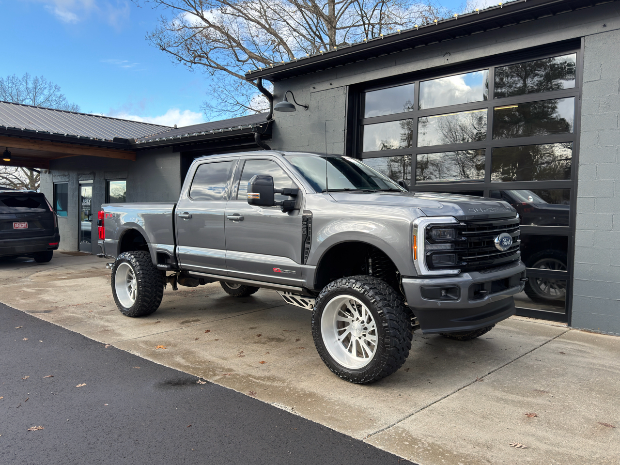 2025 Ford F-250 Super Duty Platinum's photo