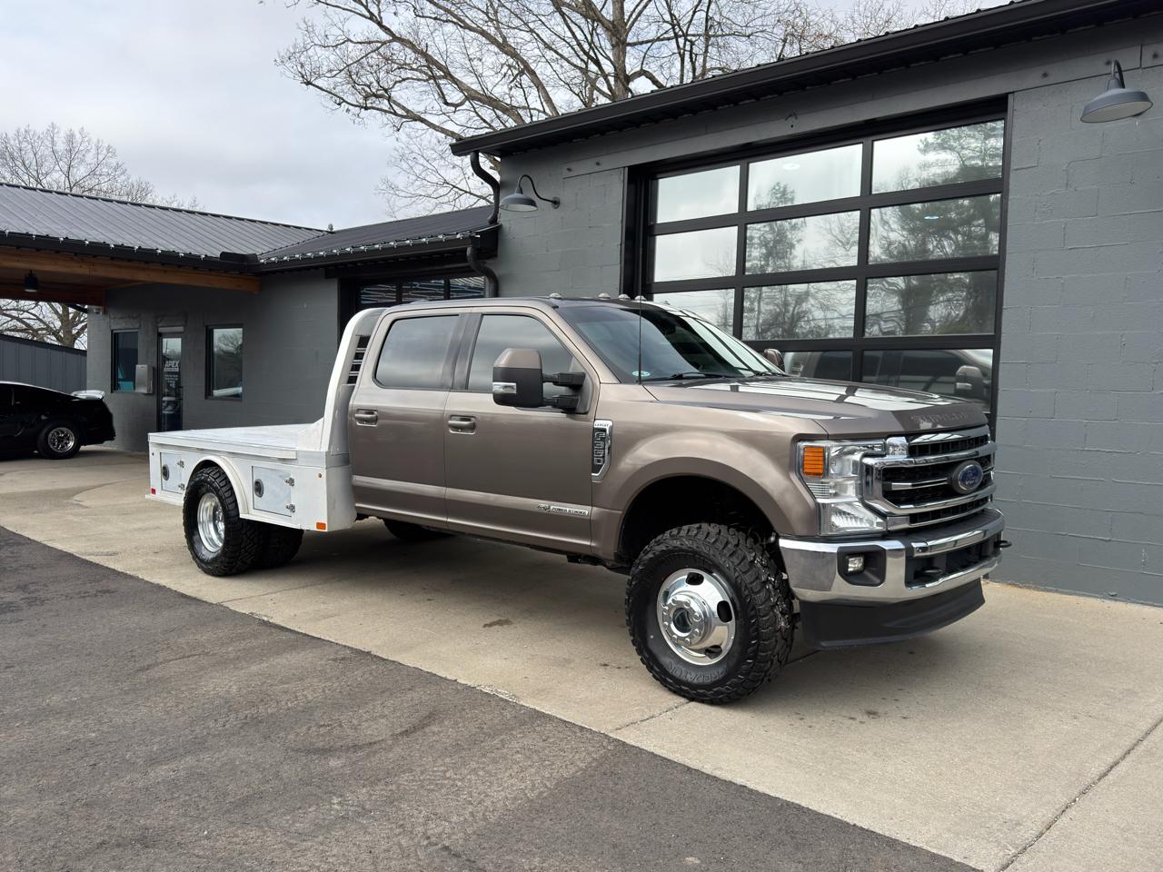 2022 Ford F-350 SD Lariat Crew Cab DRW 4WD