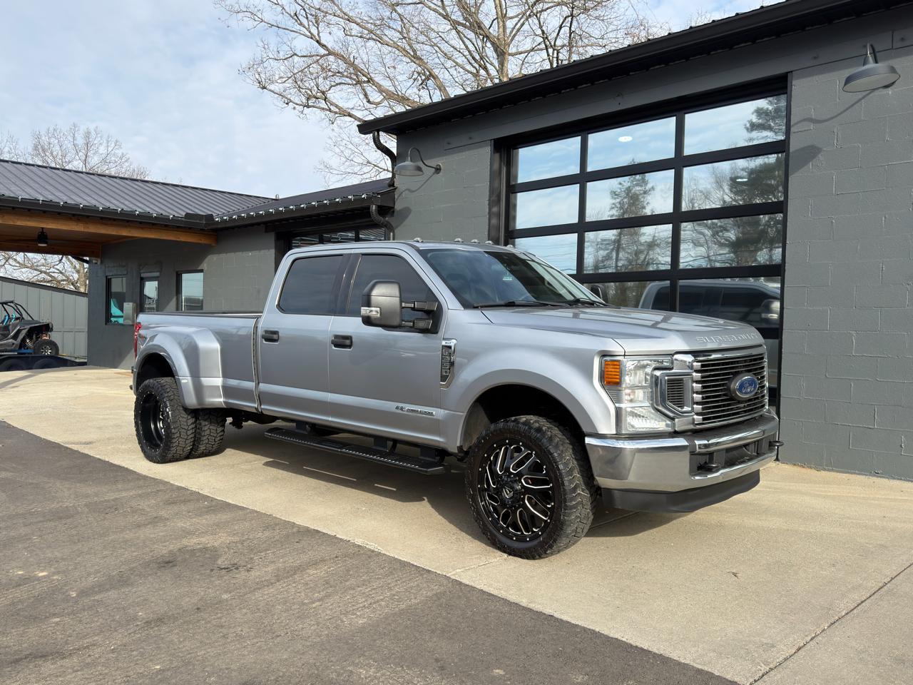 2022 Ford F-350 SD XLT Crew Cab 4WD DRW