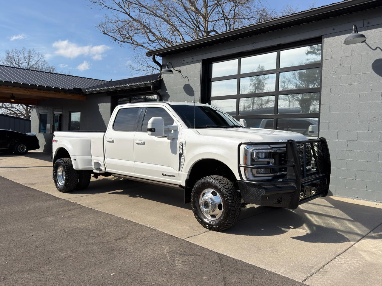 2023 Ford F-350 SD Lariat Crew Cab DRW 4WD