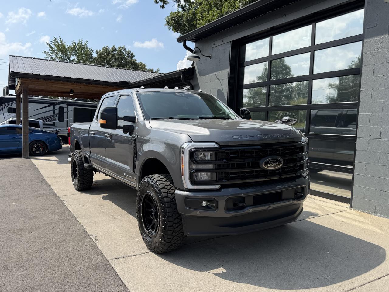 2024 Ford F-350 Super Duty Lariat - Photo 2