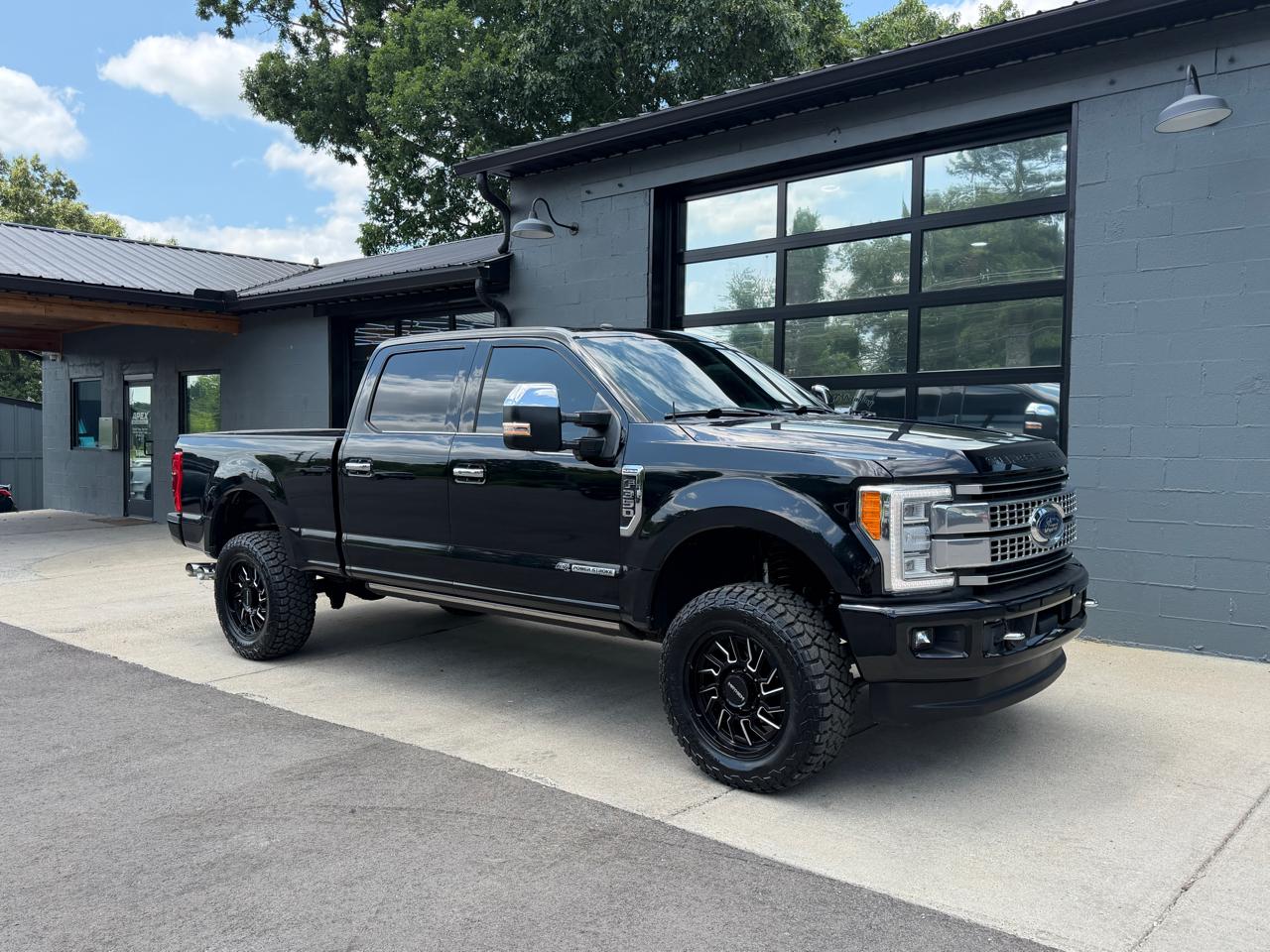 2017 Ford F-350 SD Platinum Crew Cab 4WD