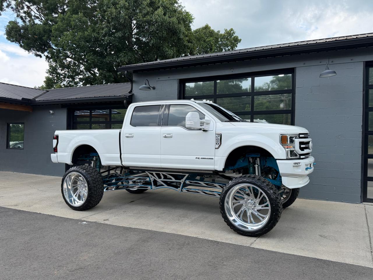 View vehicle photo 3