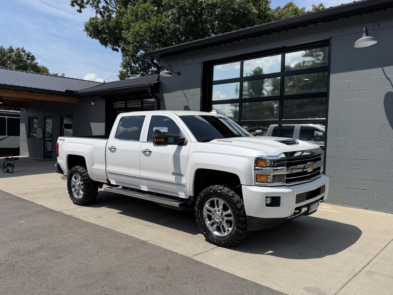 2019 Chevrolet Silverado 2500HD High Country Crew Cab Short Box 4WD
