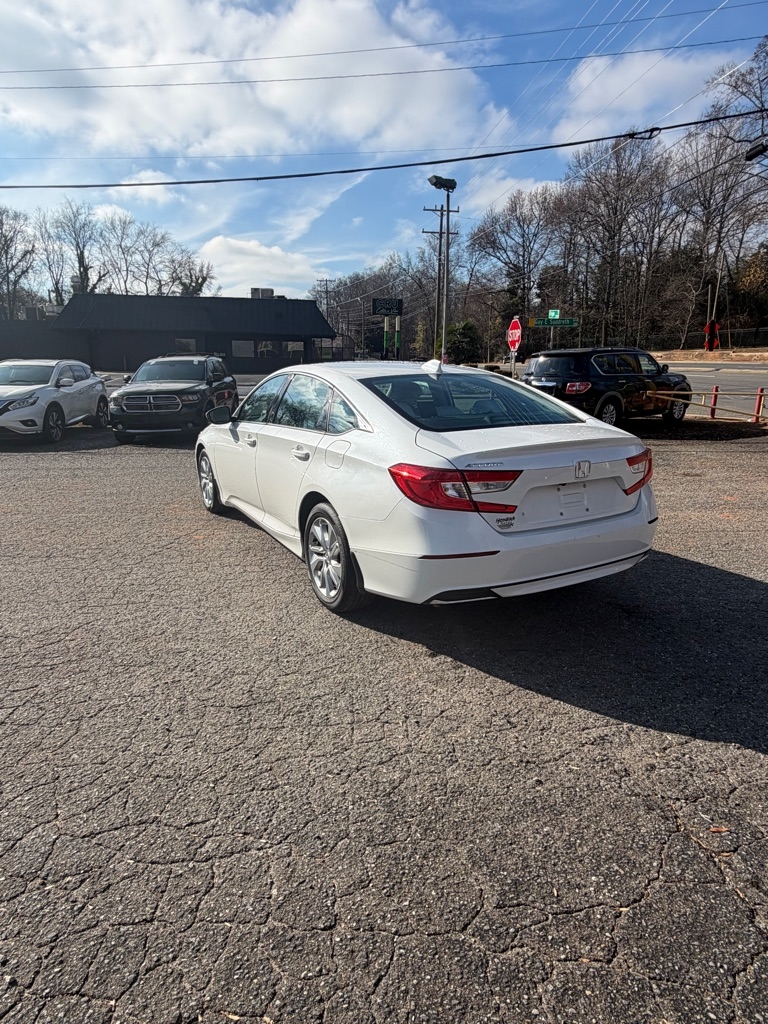 2019 Honda Accord LX's photo