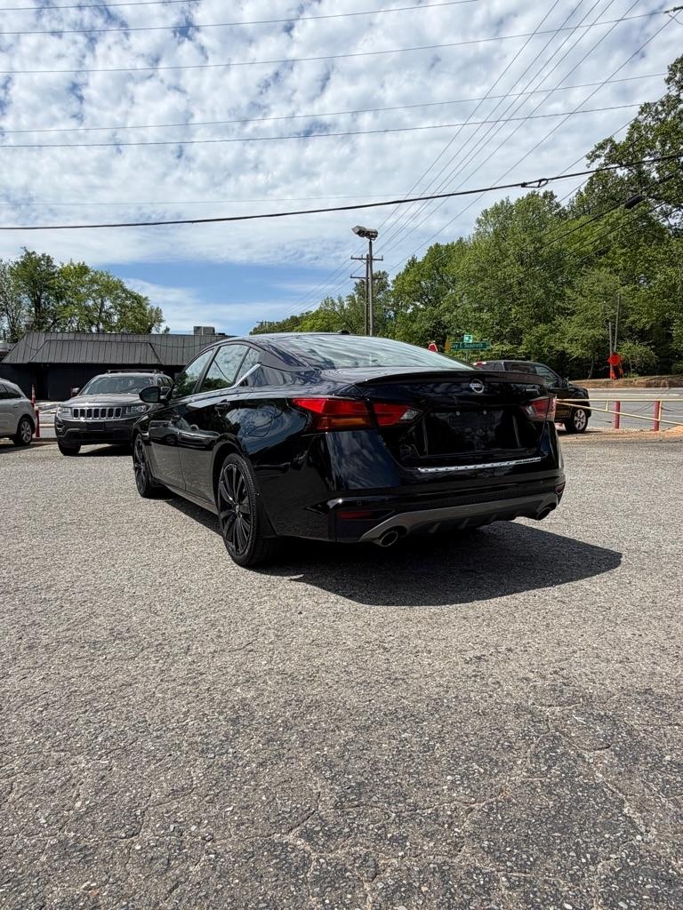 Nissan Altima  2022