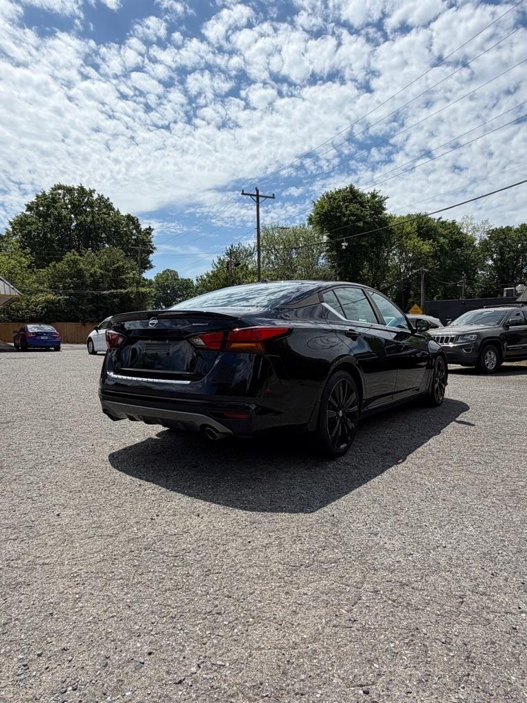 Nissan Altima  2022