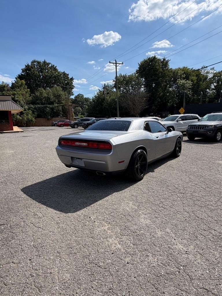 Dodge Challenger  2011