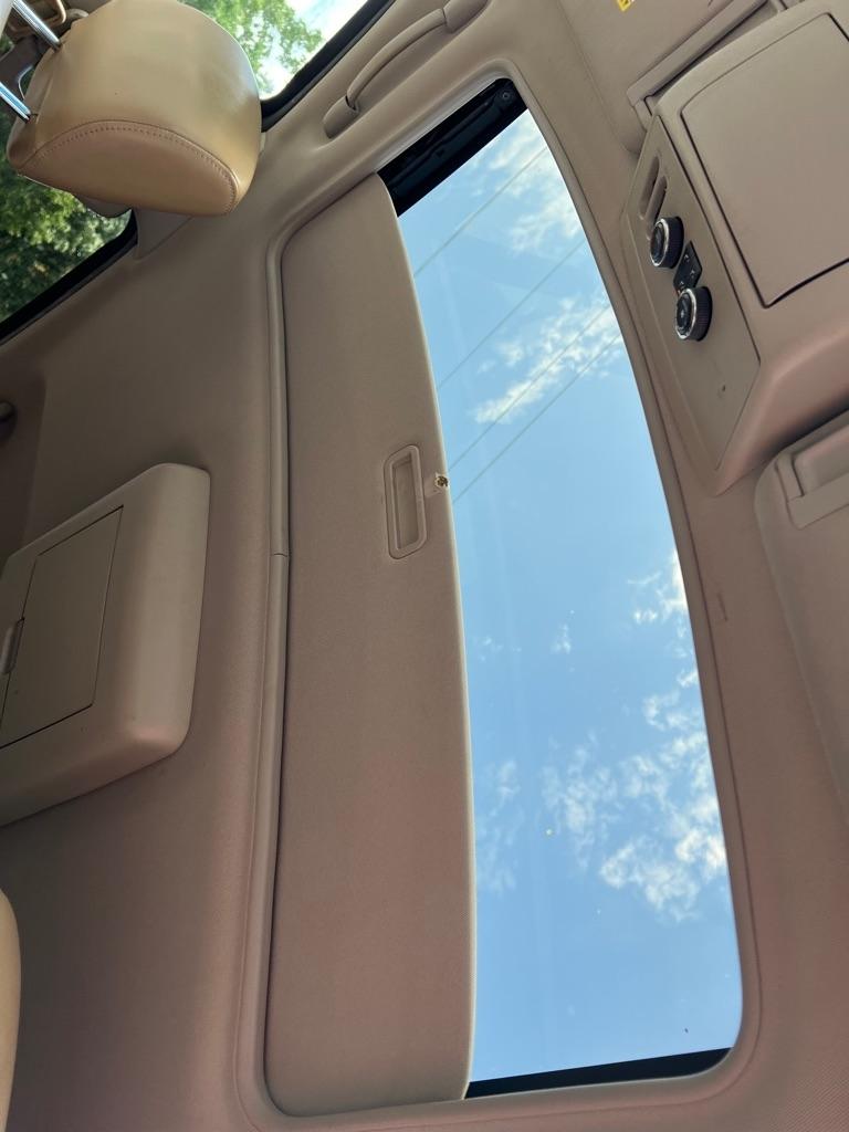 Nissan Armada  2012