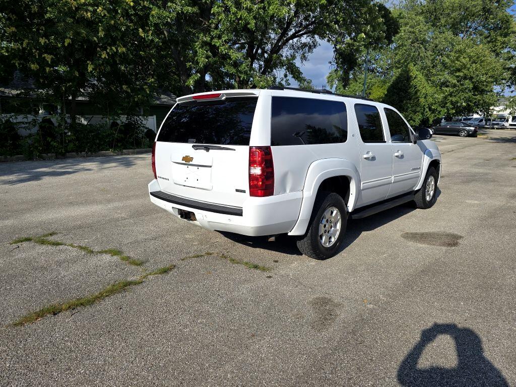 2012 Chevrolet Suburban LT 1500 photo 2