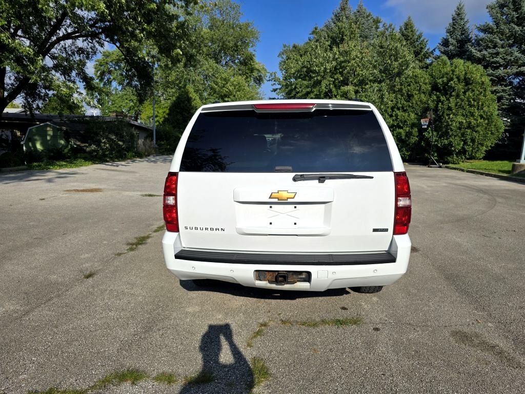 2012 Chevrolet Suburban LT 1500 photo 3