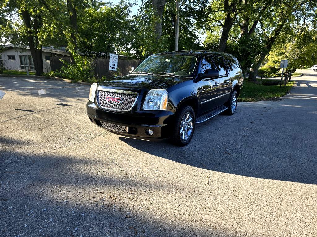 GMC Yukon Denali XL 4WD 2013 GMC Yukon Denali XL 4WD 2013