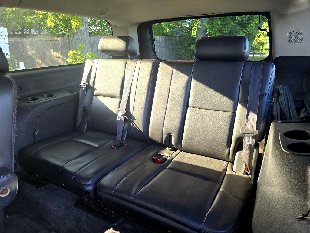 GMC Yukon Denali XL 4WD 2013 GMC Yukon Denali XL 4WD 2013