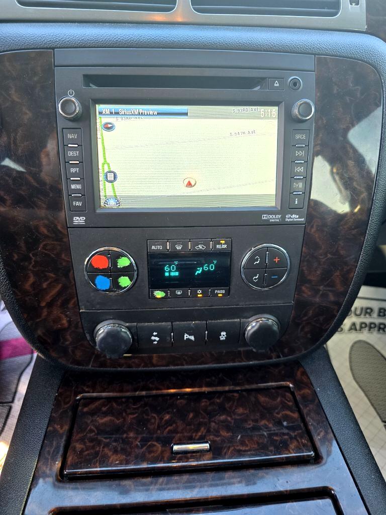 GMC Yukon Denali XL 4WD 2013 GMC Yukon Denali XL 4WD 2013