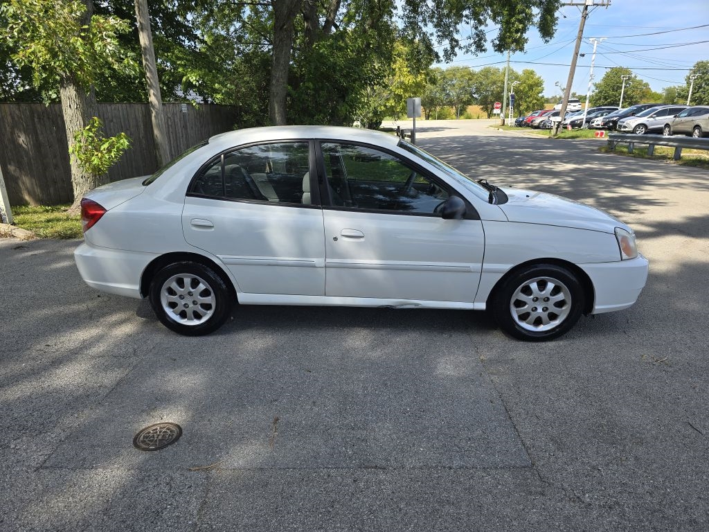2005 Kia Rio Base