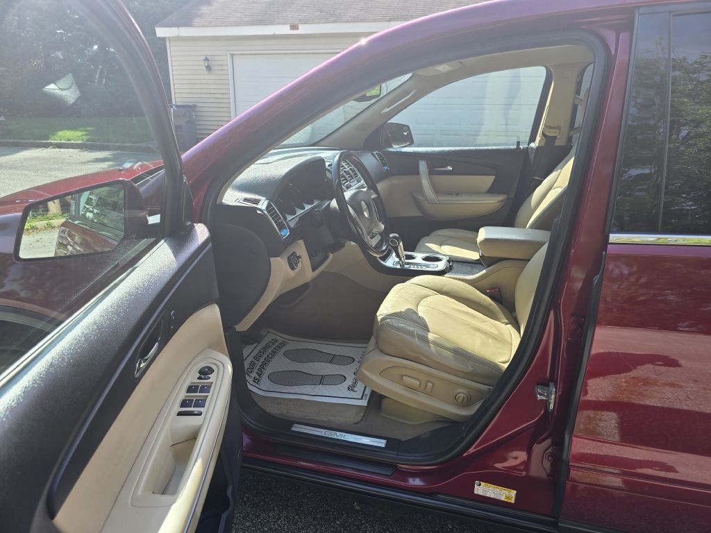 GMC Acadia SLT-1 FWD 2011 GMC Acadia SLT-1 FWD 2011
