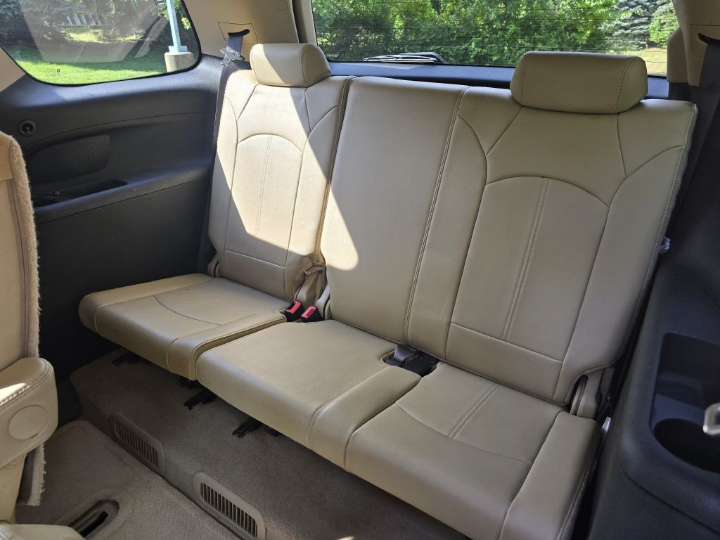 GMC Acadia SLT-1 FWD 2011 GMC Acadia SLT-1 FWD 2011