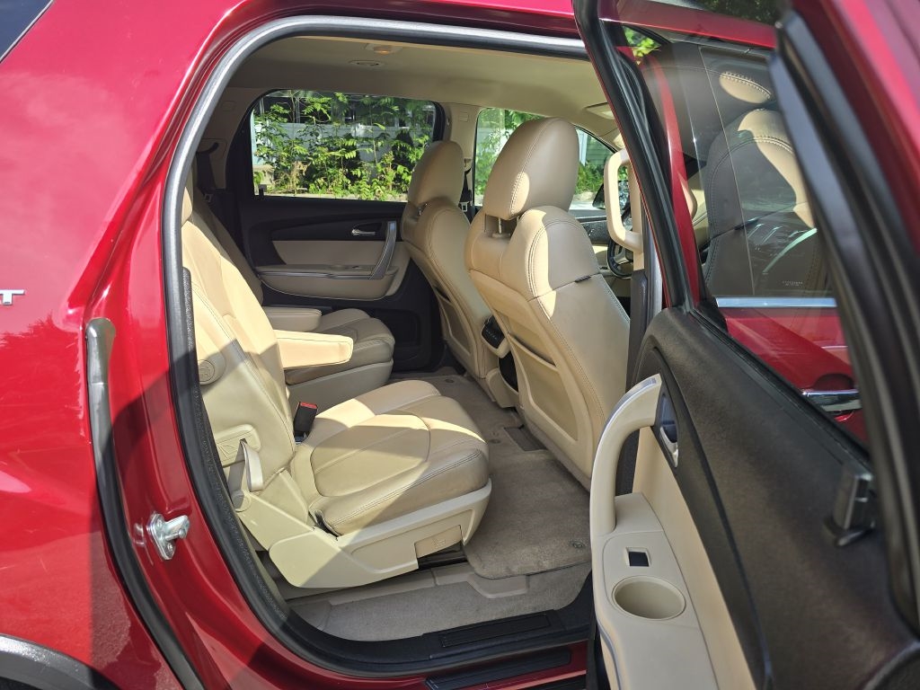 GMC Acadia SLT-1 FWD 2011 GMC Acadia SLT-1 FWD 2011