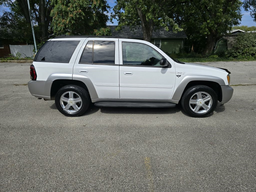 2008 Chevrolet Trailblazer LT2 photo 2