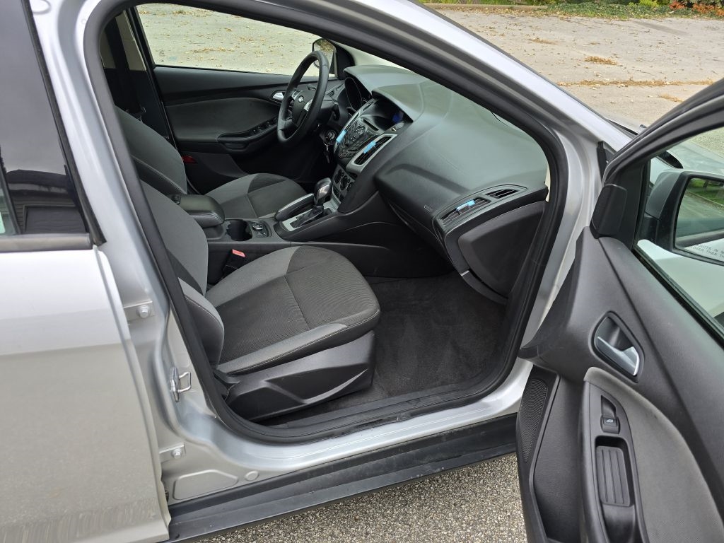 Ford Focus SE Sedan 2013 Ford Focus SE Sedan 2013