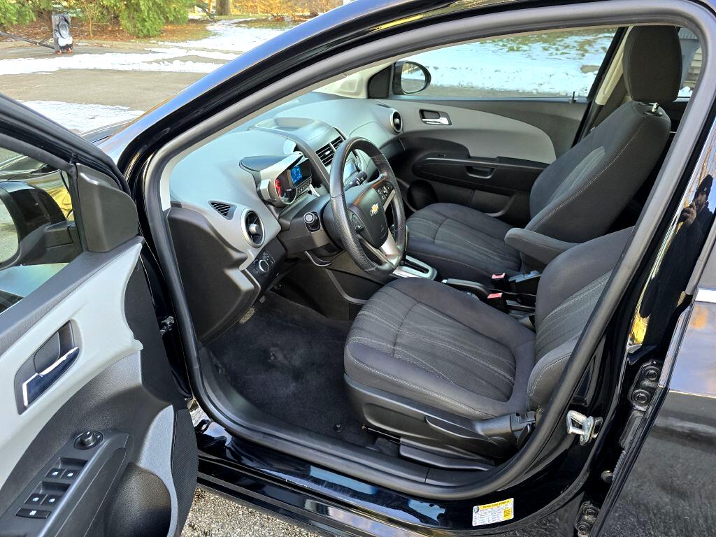 Chevrolet Sonic 2LT Sedan 2012