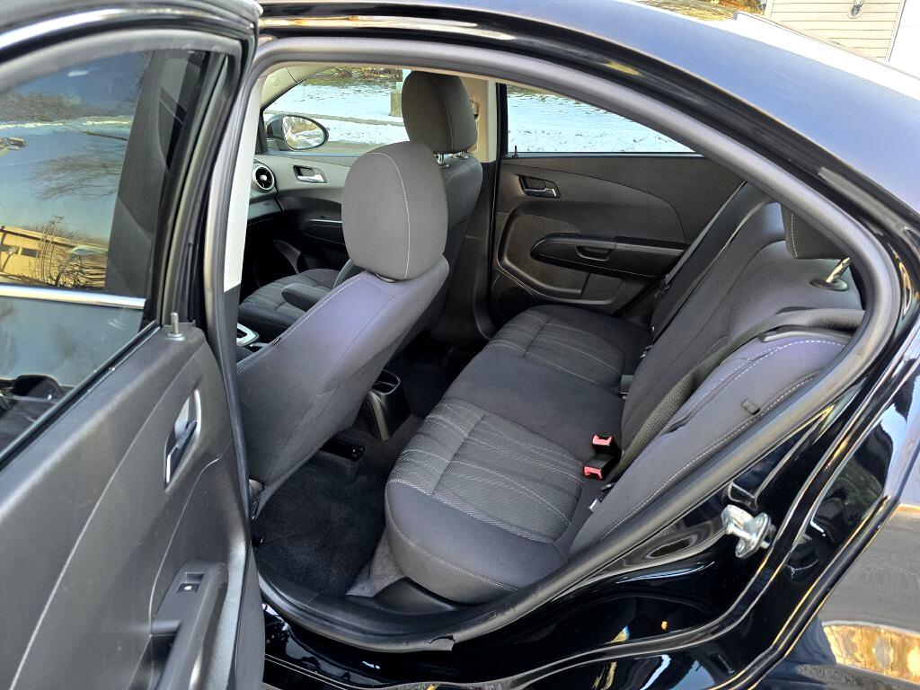 Chevrolet Sonic 2LT Sedan 2012