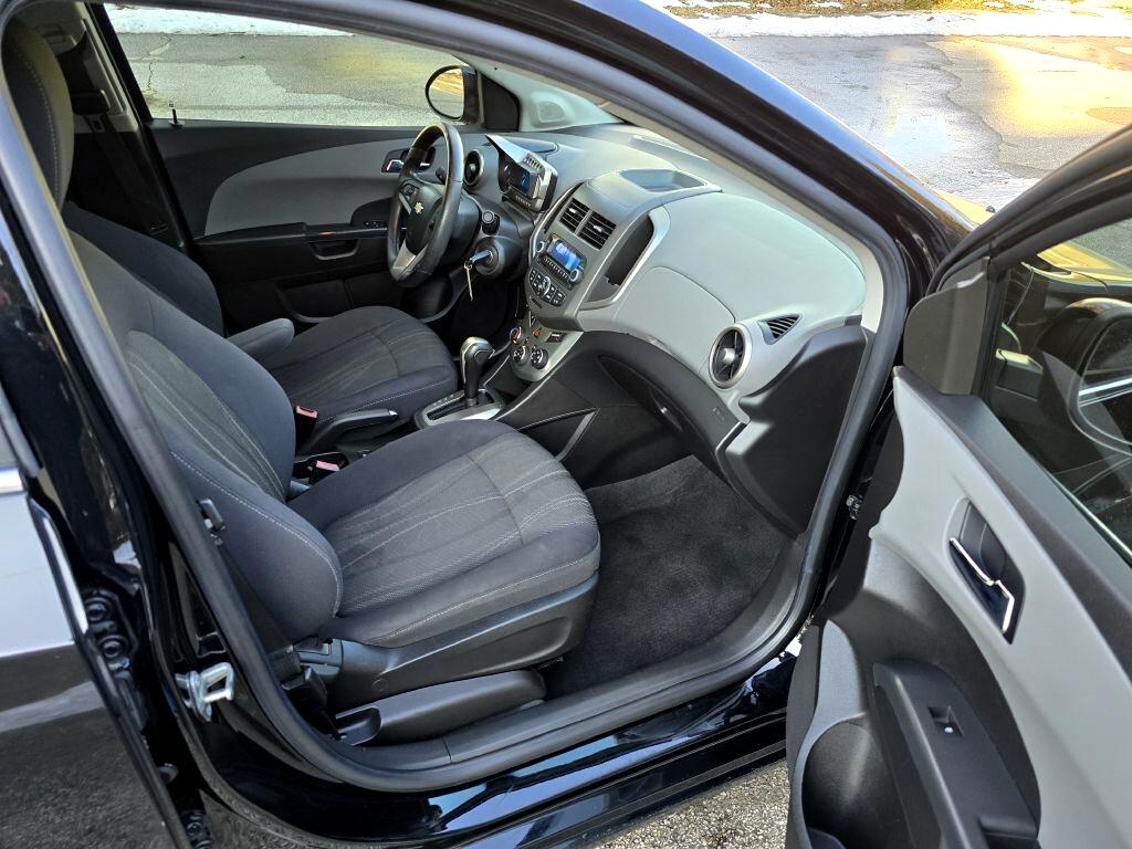 Chevrolet Sonic 2LT Sedan 2012