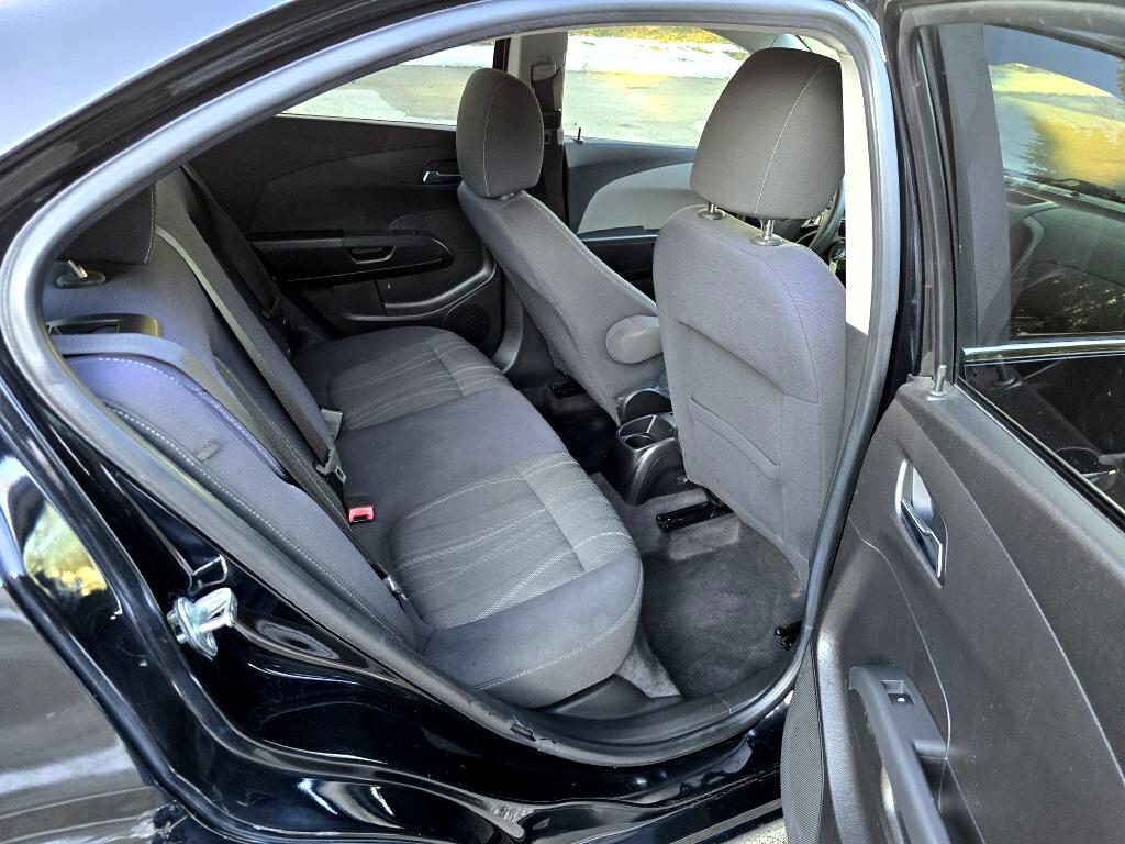 Chevrolet Sonic 2LT Sedan 2012