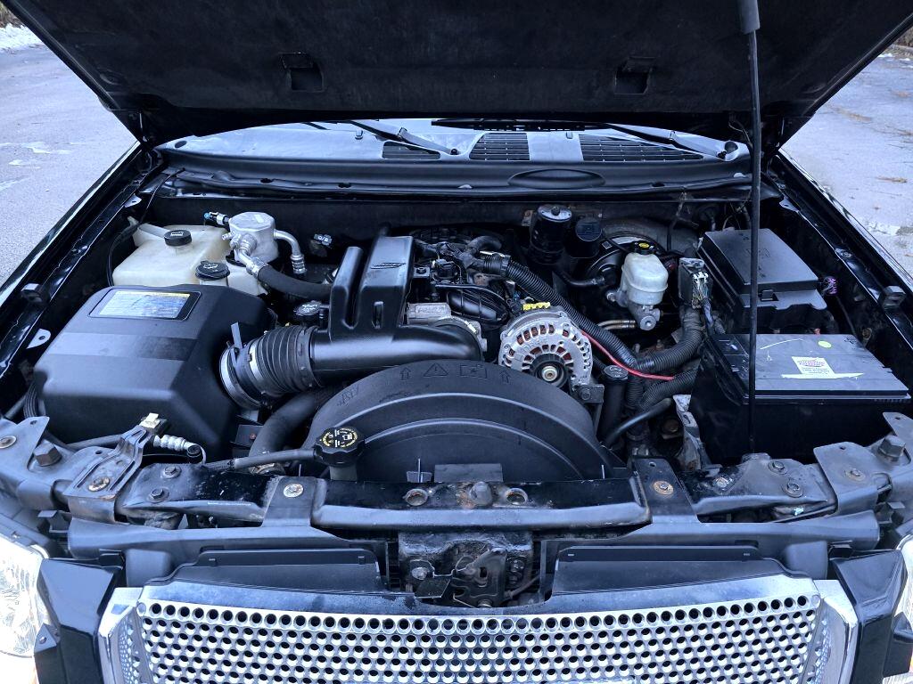 GMC Envoy XL Denali 4WD 2007