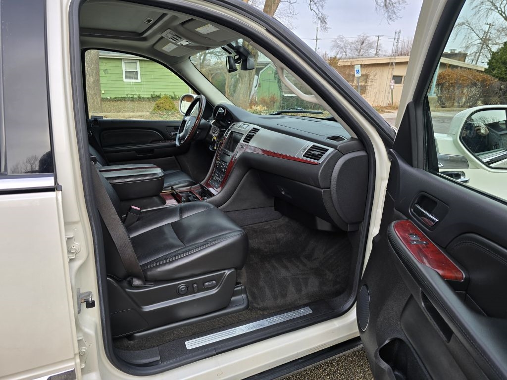 Cadillac Escalade AWD 2008