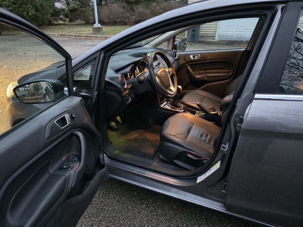 Ford Fiesta Titanium Hatchback 2014