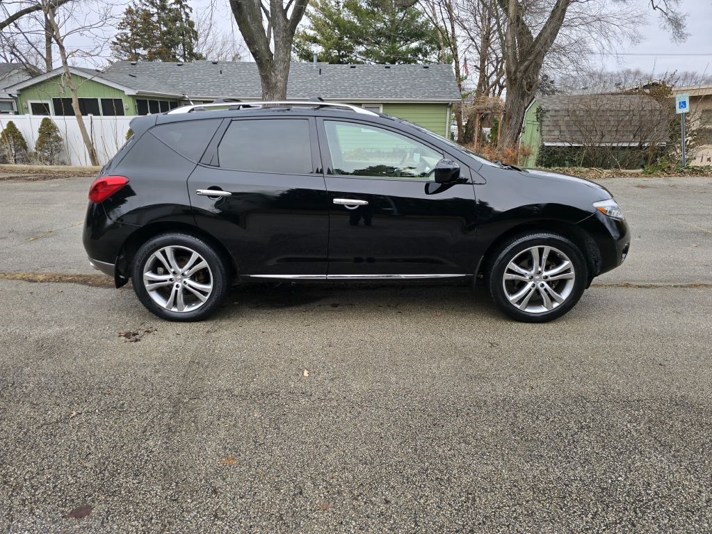 Nissan Murano LE 2010