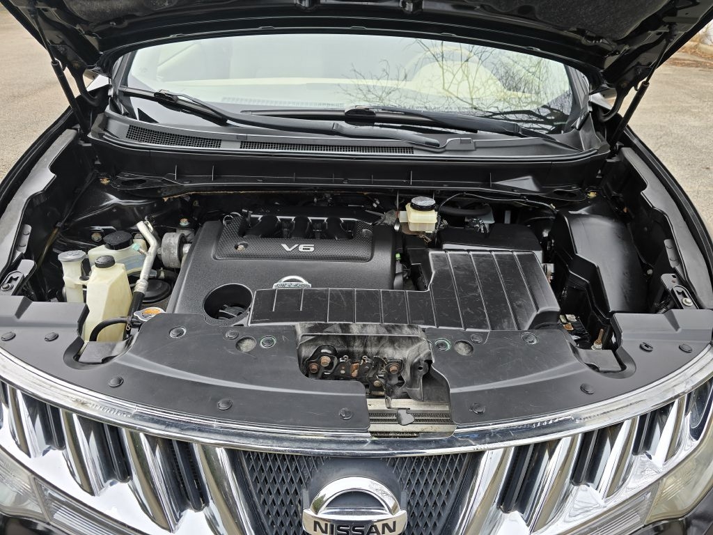 Nissan Murano LE 2010