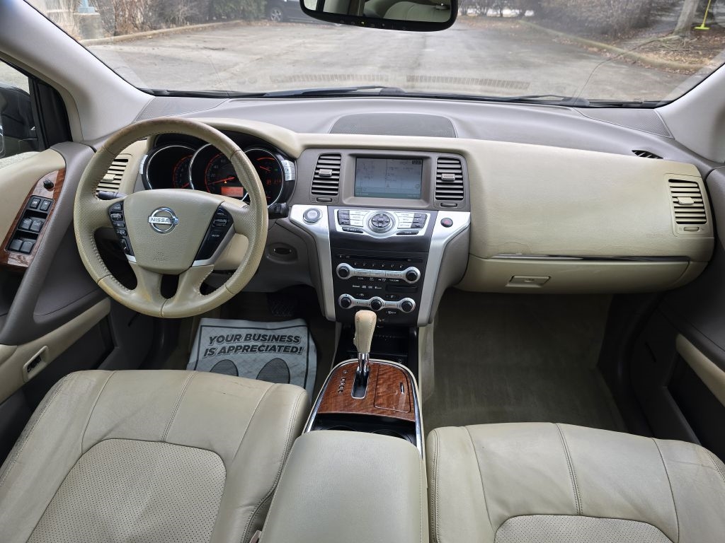 Nissan Murano LE 2010