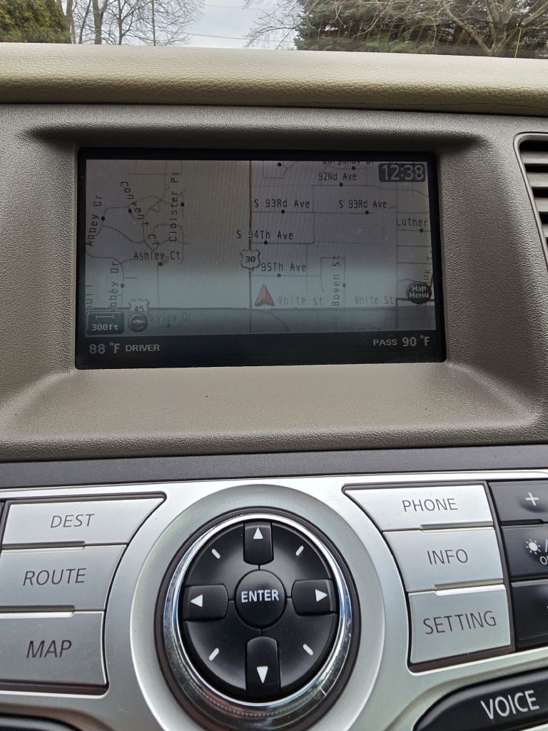 Nissan Murano LE 2010