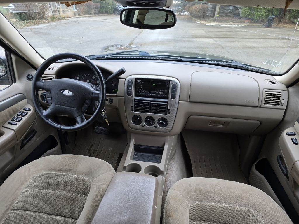 Ford Explorer XLT 4.0L 4WD 2004