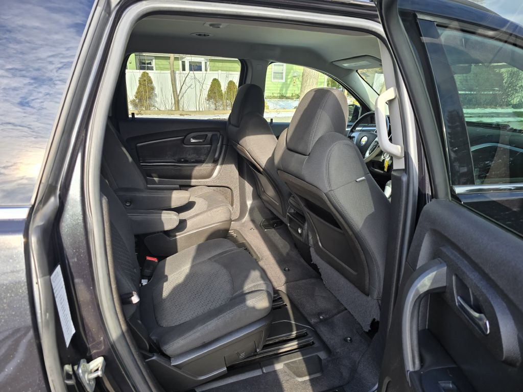 Chevrolet Traverse LT FWD 2011