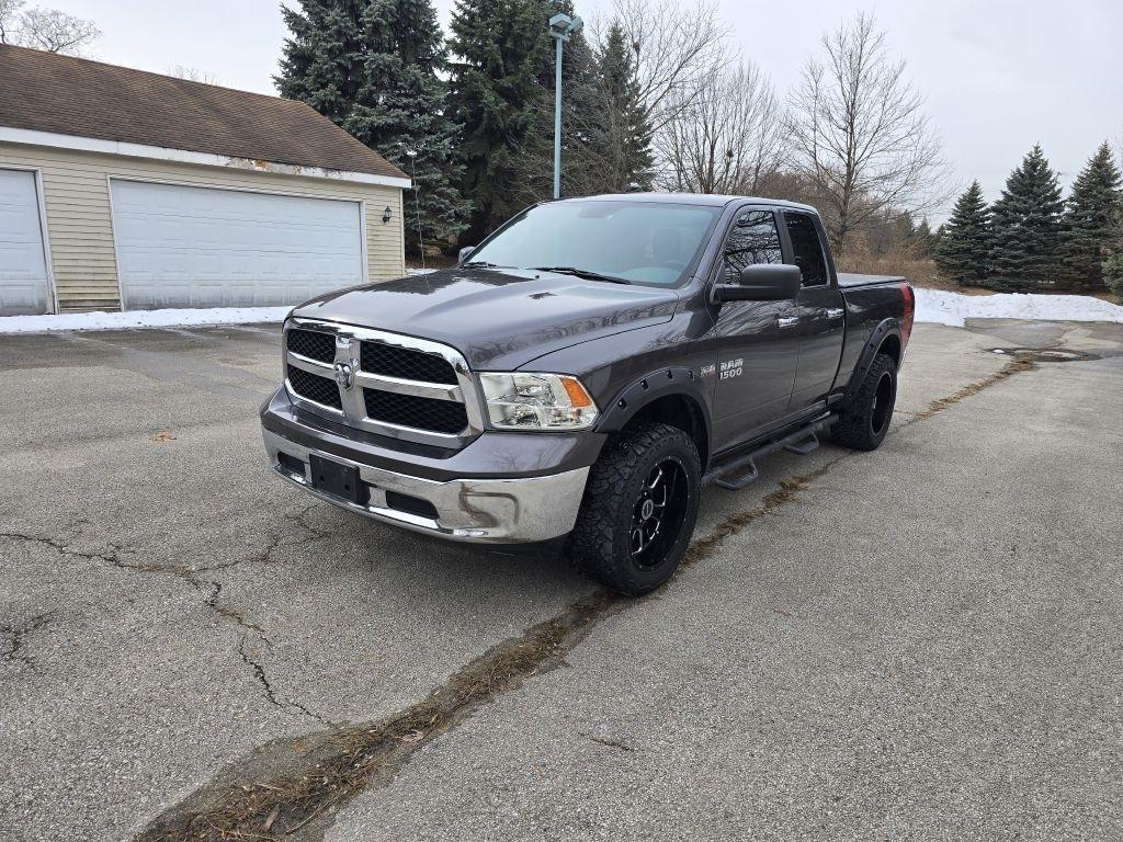 RAM 1500 SLT Quad Cab 4WD 2016
