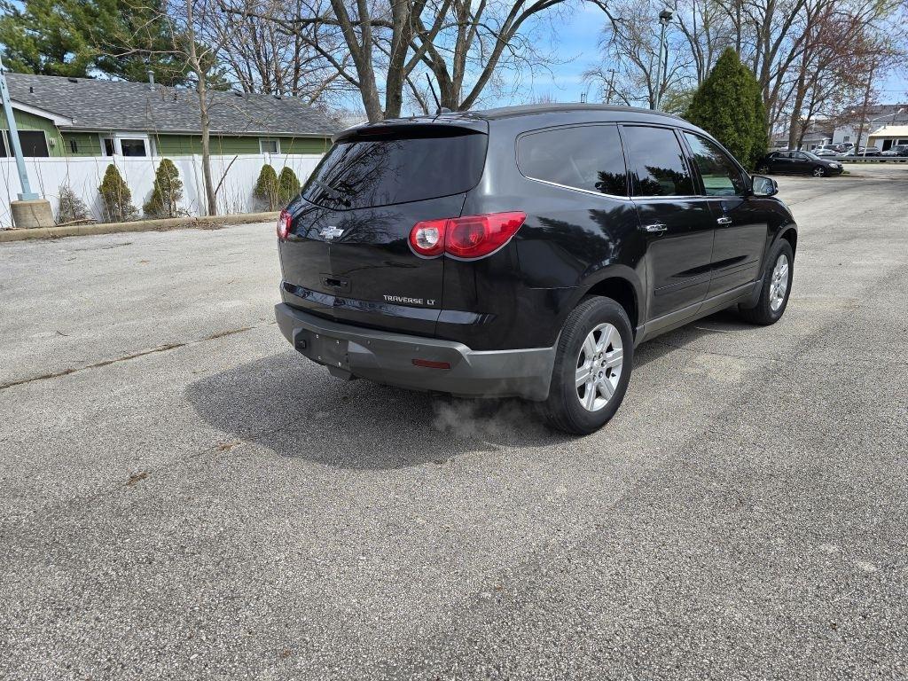 Chevrolet Traverse 2LT FWD 2011