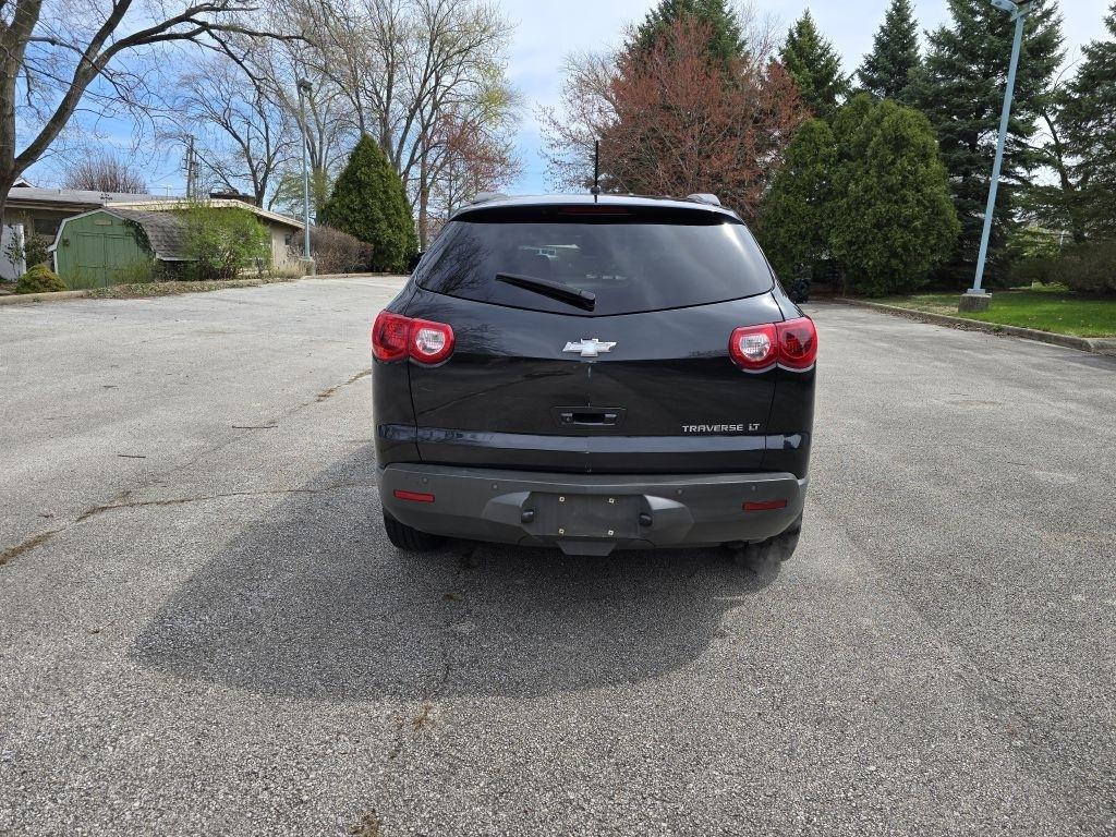 Chevrolet Traverse 2LT FWD 2011