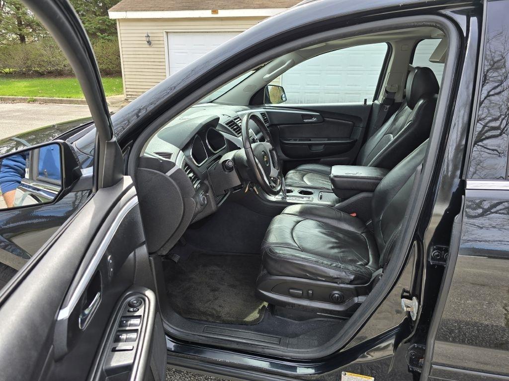 Chevrolet Traverse 2LT FWD 2011