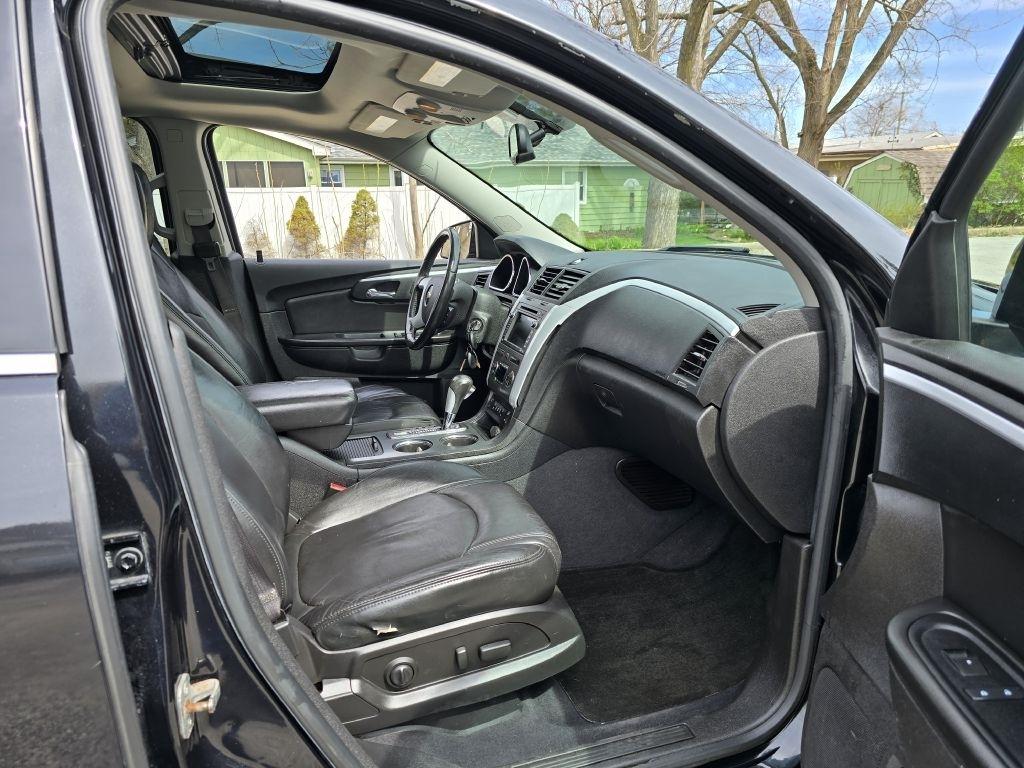 Chevrolet Traverse 2LT FWD 2011