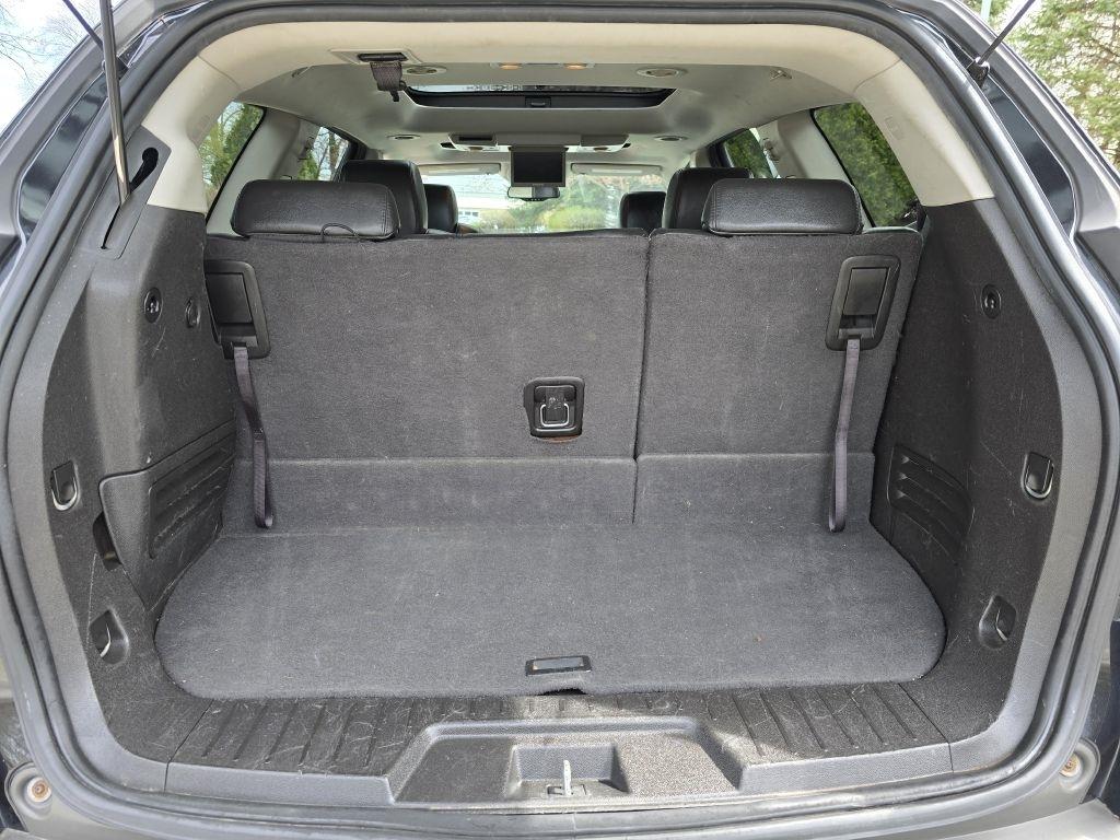 Chevrolet Traverse 2LT FWD 2011