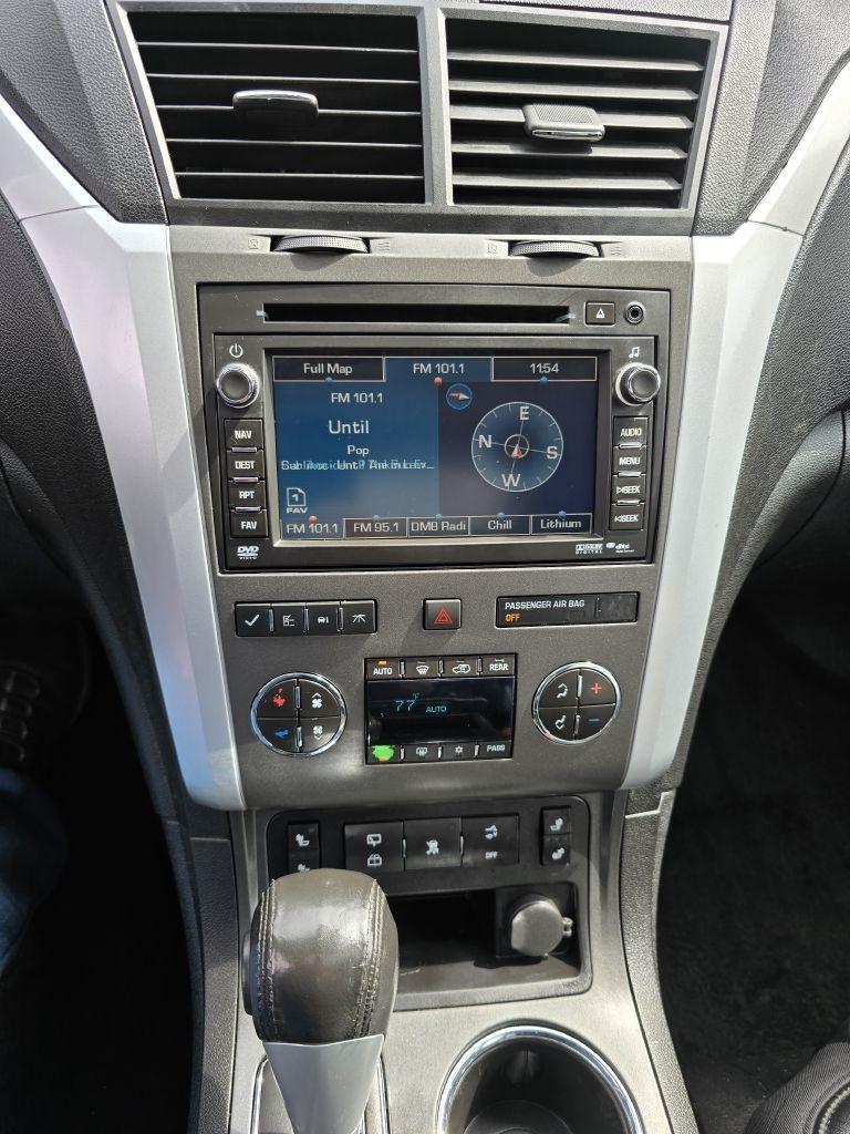 Chevrolet Traverse 2LT FWD 2011