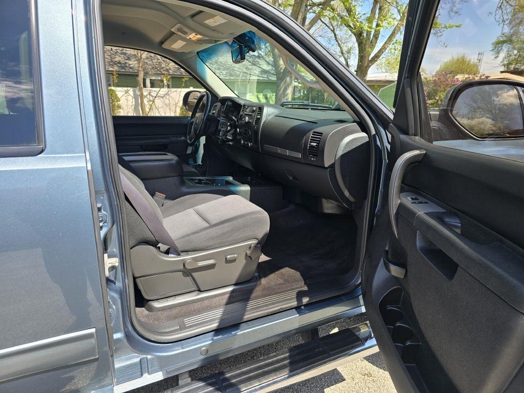 GMC Sierra 1500 SLE Crew Cab 4WD 2011